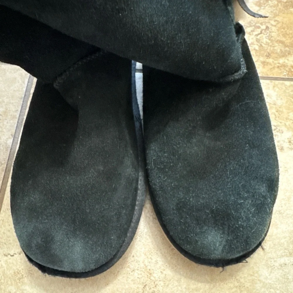 Koolaburra by UGG Black Boots Size 7 With Bows